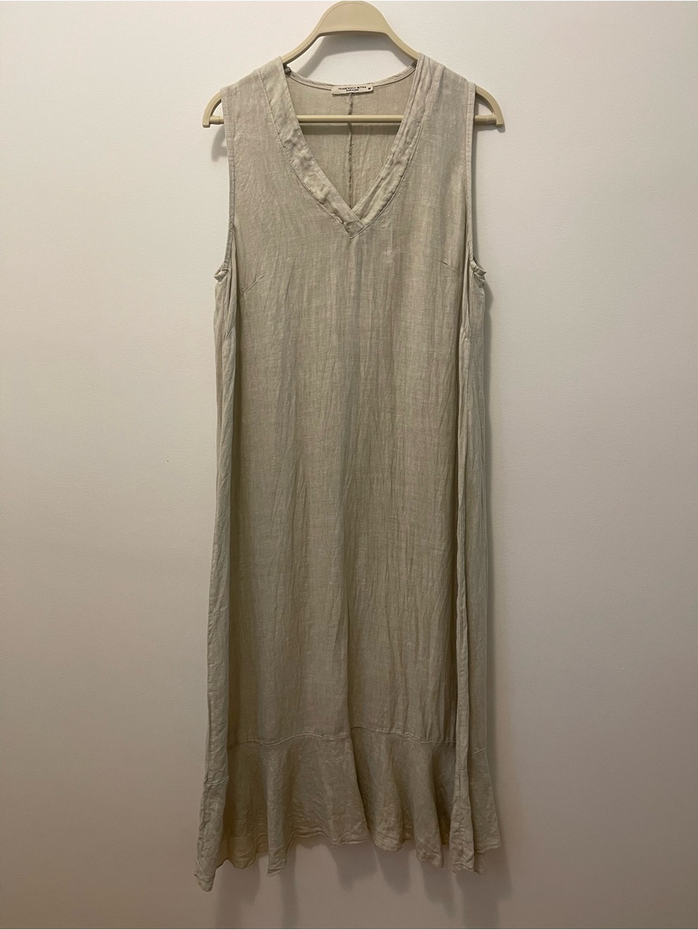 100% Linen Made in Italy Sleeveless V-Neck Maxi Dress in Light Beige